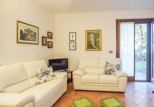 Idyllic vacation home on Lake Trasimeno in beautiful Umbria.