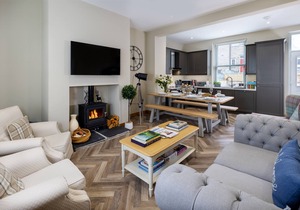 Ilkley House ** Sleeps 10 ** with Parking