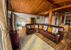 Immaculate 3-Bedroom Private Lodge near York