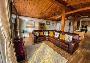 Immaculate 3-Bedroom Private Lodge near York