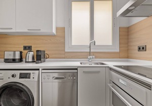 Immpecable Chamartín 2BR w/terrace, by Blueground