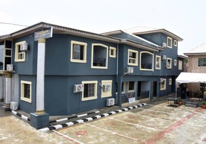 Impeccable 1-Bed Executive Luxury Hotel Apartment