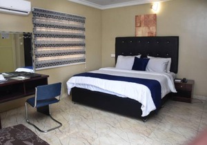 Impeccable 1-Bed Executive Luxury Hotel Apartment
