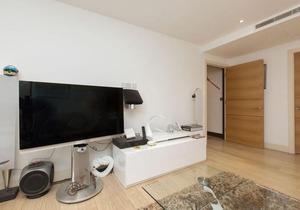 Imperial Wharf Apartment
