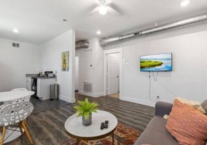 Impressive Cozy Historic 2BR Apt Near Downtown