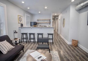 Impressive Cozy Historic 3BR Apt Near Downtown