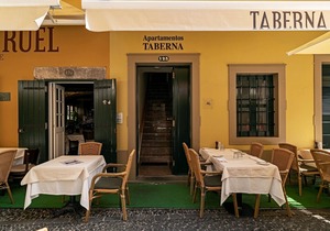 In pedestrianised Funchal Old Town | Taberna Apt 1