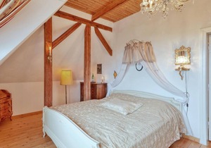 In the very north of Germany, only 3 km from the North Sea coast between Klanxbüll and Dagebüll, you