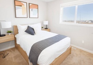 Incredible 3Bedroom Townhouse with Garage & Wi-Fi!