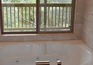Incredible Porch Views Located between Beaver Lake & Eureka Springs -Suite 111