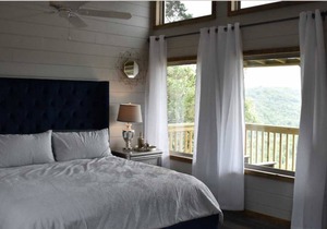 Incredible Porch Views Located between Beaver Lake & Eureka Springs -Suite 111