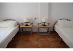 Indabella - 3 Bedroom Apartment - Opposite the beach close to all amenities