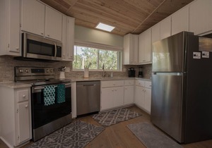 Indian Pass Fun, Private & Cozy Beach Cottage-The Barnacle