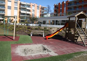 Indoor Swimming Pool, Sauna, Fitness, Private Gardens, Spacious Modern Apartment