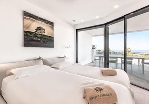 Infinity 0-8 LUXE SEA VIEW 2B