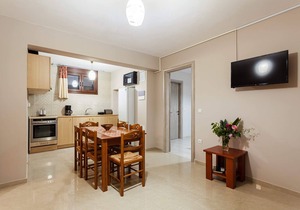 Ino cozy flat, next to the beach