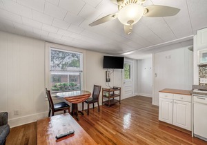 Intimate Getaway for Two w/ a Kitchenette, Free WiFi, Cable TV, & Shared Grill