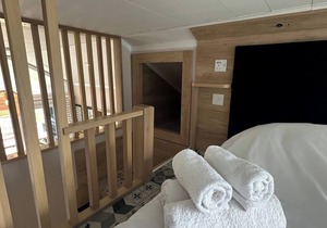Inverness Lodge-Free Parking-Balcony-Sleeps 4