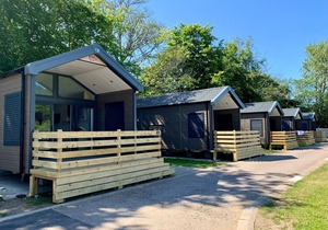 Inverness Lodge-Free Parking-Balcony-Sleeps 4