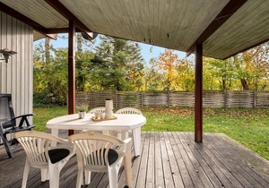 Inviting, family-friendly vacation home with sauna and fjord view.