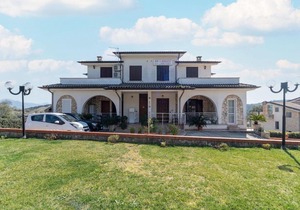 Inviting holiday home in Priverno with terrace