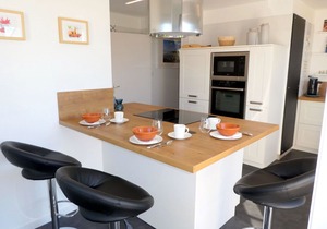 Inviting holiday home in Plogoff with fenced garden