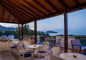 Iris Beach Hotel