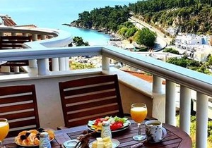 Iris Deluxe Suites 1