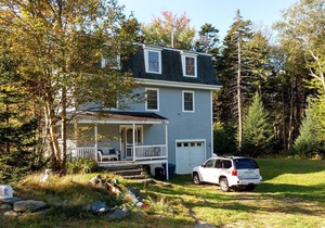 Island Escape - Spacious 4 BR House with Car included!