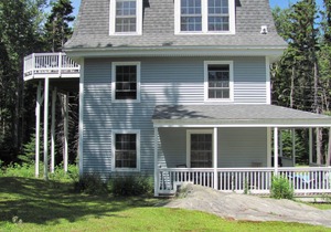 Island Escape - Spacious 4 BR House with Car included!