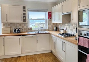 Island Quay 10