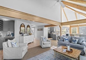 Island Serenity Lake View 3 Bedroom with Amenities
