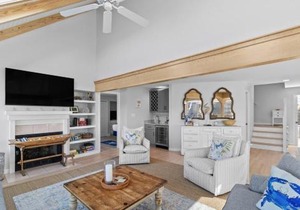 Island Serenity Lake View 3 Bedroom with Amenities