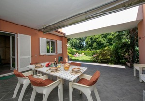 Ispra Villa Sleeps 6 Pool