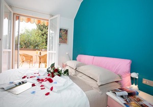 Ispra Villa Sleeps 6 Pool
