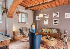 Lovely Villa in Molina di Quosa with Private Swimming Pool