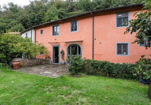 Tuscan Holiday Home in Molina di Quosa with Pool