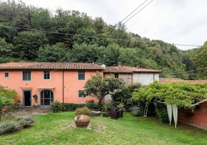 Tuscan Holiday Home in Molina di Quosa with Pool