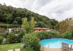 Lovely Villa in Molina di Quosa with Private Swimming Pool