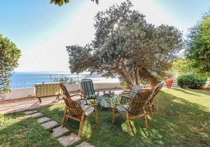 5 bedroom accommodation in Stalettì