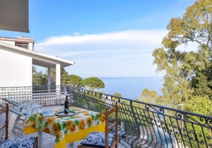 4 bedroom accommodation in Stalettì