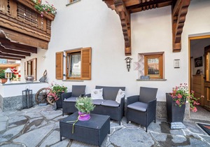 Holiday Apartment ‘Sonnenparadies 1’ with Mountain View, Wi-Fi & Garden
