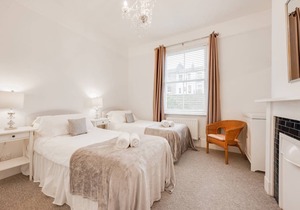 Ivy House Apartment