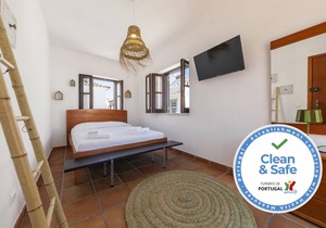 J - Bedroom 5 in Casa do Farol