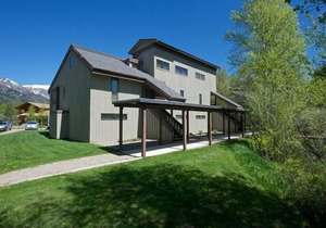 JHRL - Geranium 2612 - First floor Aspens condo