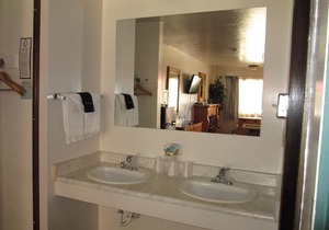 Jim Butler Inn & Suites