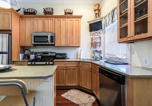 Jingle Bells Square Cottage