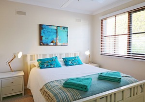 Jodi's Beach Retreat - Pet Friendly (2 bedroom apartment) 2+ Nights