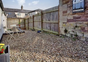 JOLLY COTTAGE, romantic, character holiday cottage in Goodrich