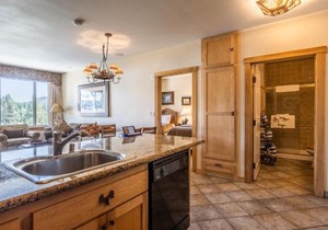 Juniper Springs Lodge #413 - Luxury Ski in Ski out! 2 Bedroom